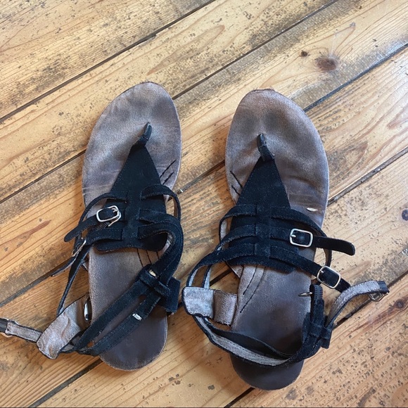 hush puppies black sandals